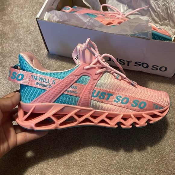 New Just So So Sneakers - Picture 4 of 7